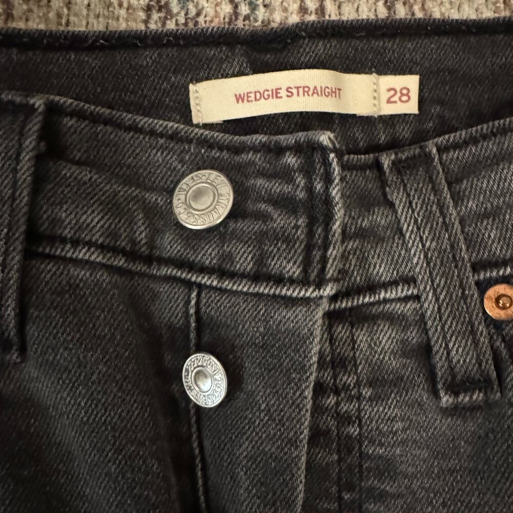 Levi's Wedgie Straight High Rise Distressed Jean Sz 28